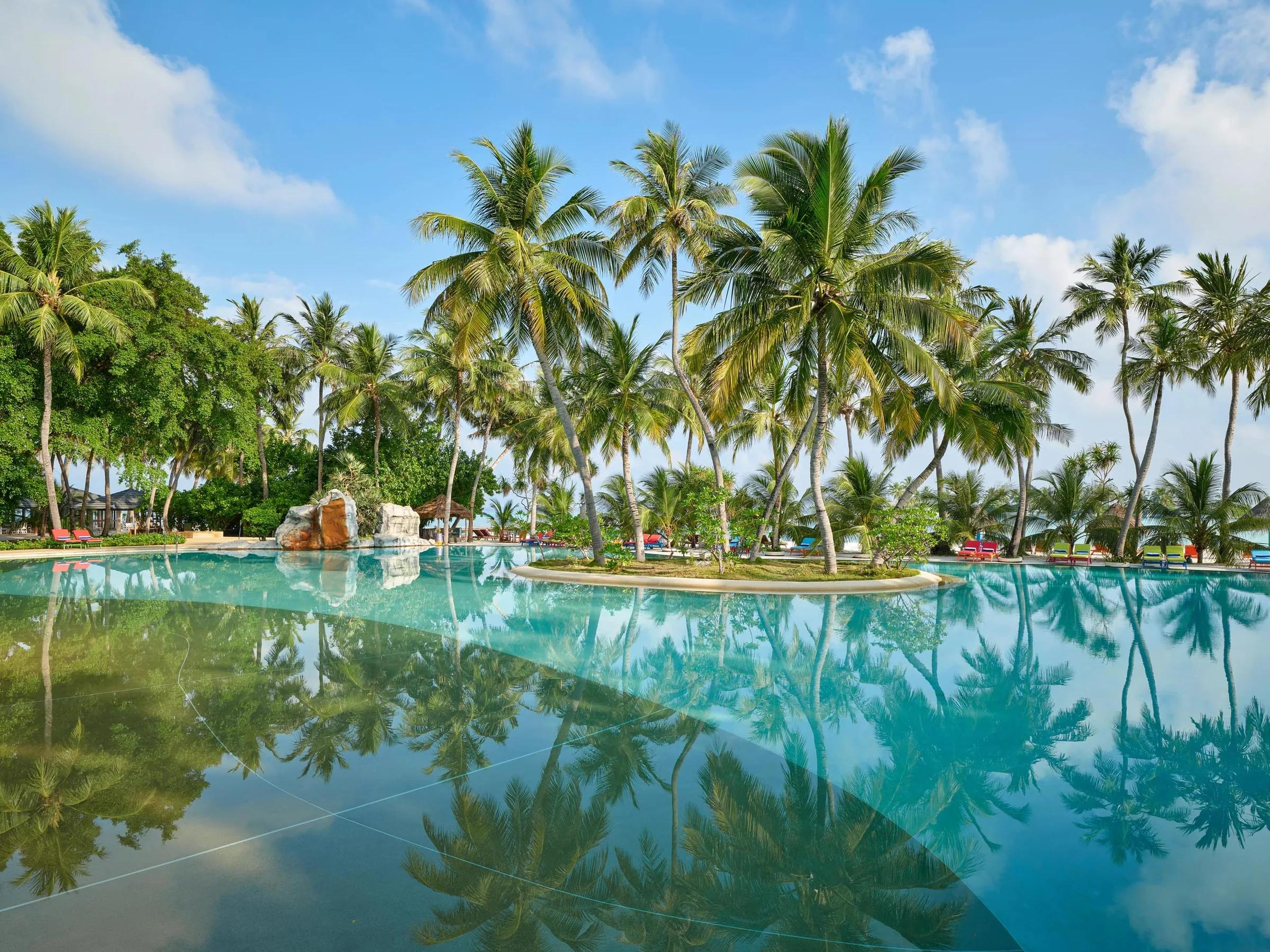 Villa Park Sun Island Resort & Spa